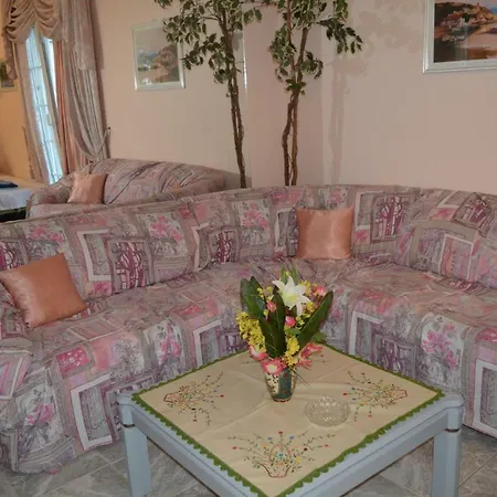 Luxurious Private *