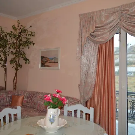 Luxurious Private Villa Mélanesz